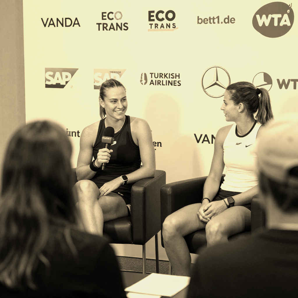 Đồng hồ 25 giây, mắt điện tử và cuộc nổi dậy của luật lệ: Tennis đang tự xét xử chính mình Đồng hồ 25 giây, mắt điện tử và cuộc nổi dậy của luật lệ: Tennis đang tự xét xử chính mình