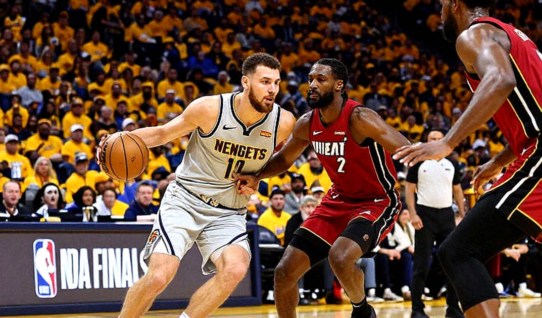 Estrella Roja và Olympiacos đối đầu ở trận chung kết Giải giao hữu Crete: Dòng chảy NBA-châu Âu và những bài học từ loạt trận tiền mùa giải Estrella Roja và Olympiacos đối đầu ở trận chung kết Giải giao hữu Crete: Dòng chảy NBA-châu Âu và những bài học từ loạt trận tiền mùa giải