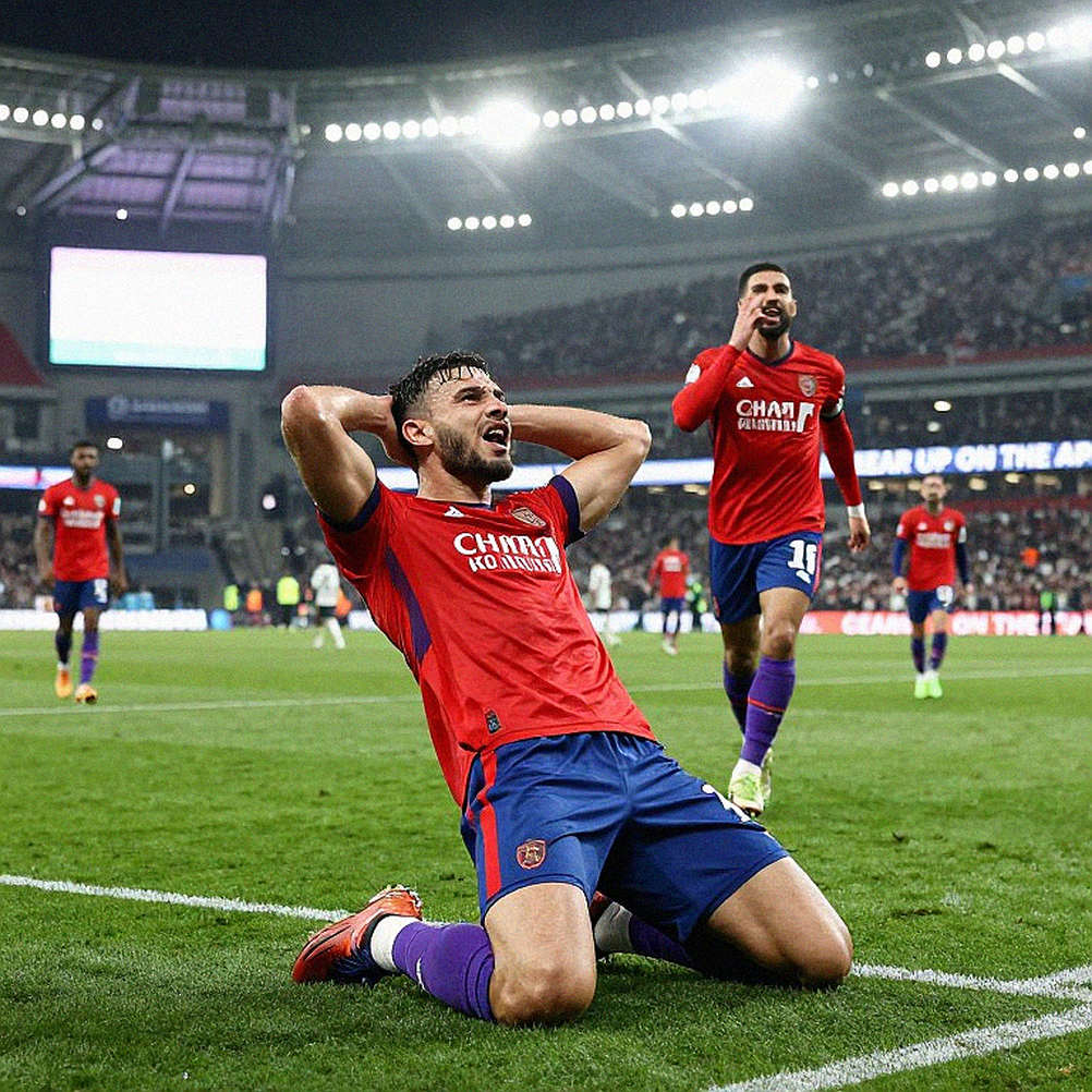 Man United mất cả hai hậu vệ cánh trái: Một ca chấn thương, ba hệ quả chiến thuật