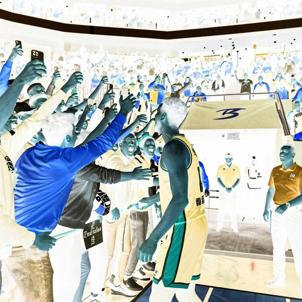 Kanter Freedom gõ cửa WNBA: Điều khoản tồn tại 26 năm nhưng chưa từng được định nghĩa