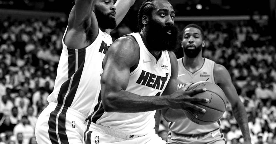 Anadolu Efes và Lokomotiv Kuban ở Gloria Cup: một trận giao hữu, hai câu hỏi chưa có lời đáp Anadolu Efes và Lokomotiv Kuban ở Gloria Cup: một trận giao hữu, hai câu hỏi chưa có lời đáp